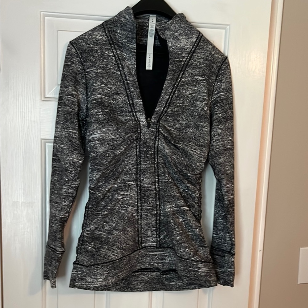 NWOT Lululemon athletica Black and Gray Women's Quarter Zip